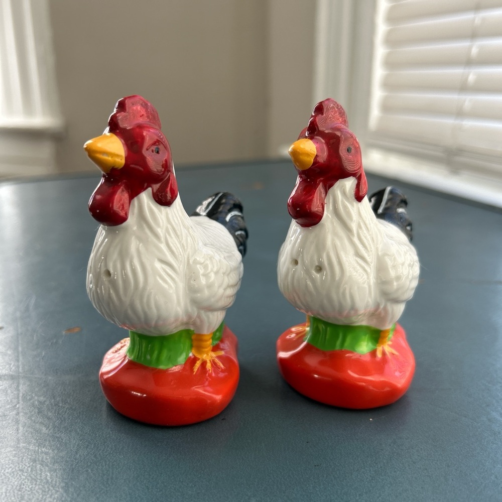 Vibrant Rooster Salt and Pepper Shakers